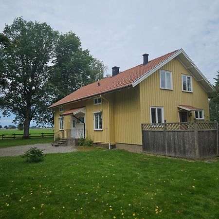 Oernsro Boende Och Staellplatser Skara Camera foto